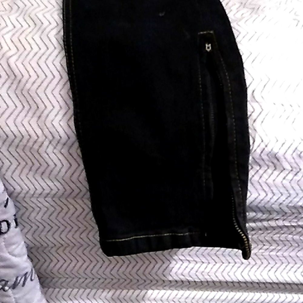 I'm selling a pair of pants